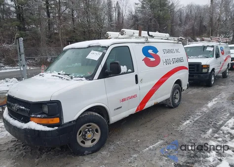 2005 Chevrolet Express z USA, uszkodzony, nr VIN 1GCGG25V251237813